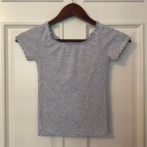Ribbed light gray top